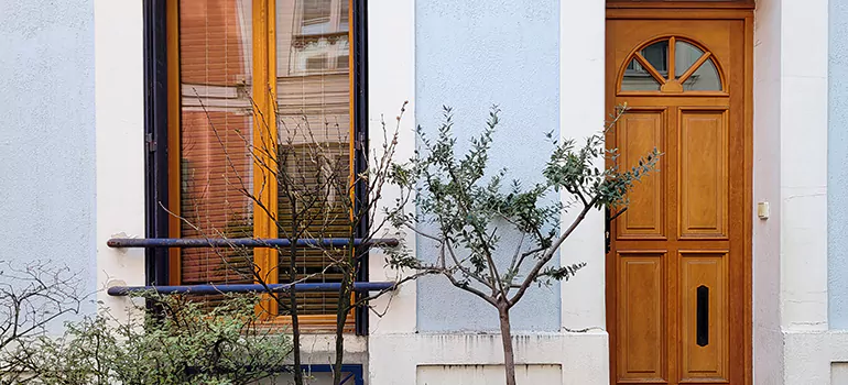 Residential Garage Doors Near Me in Oak Ridge, FL