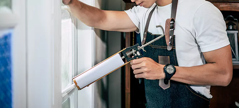 Window Caulking Contractor in Oak Ridge, FL