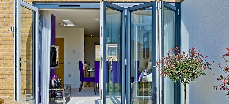 Commercial Door Glass Repair in Oak Ridge, FL